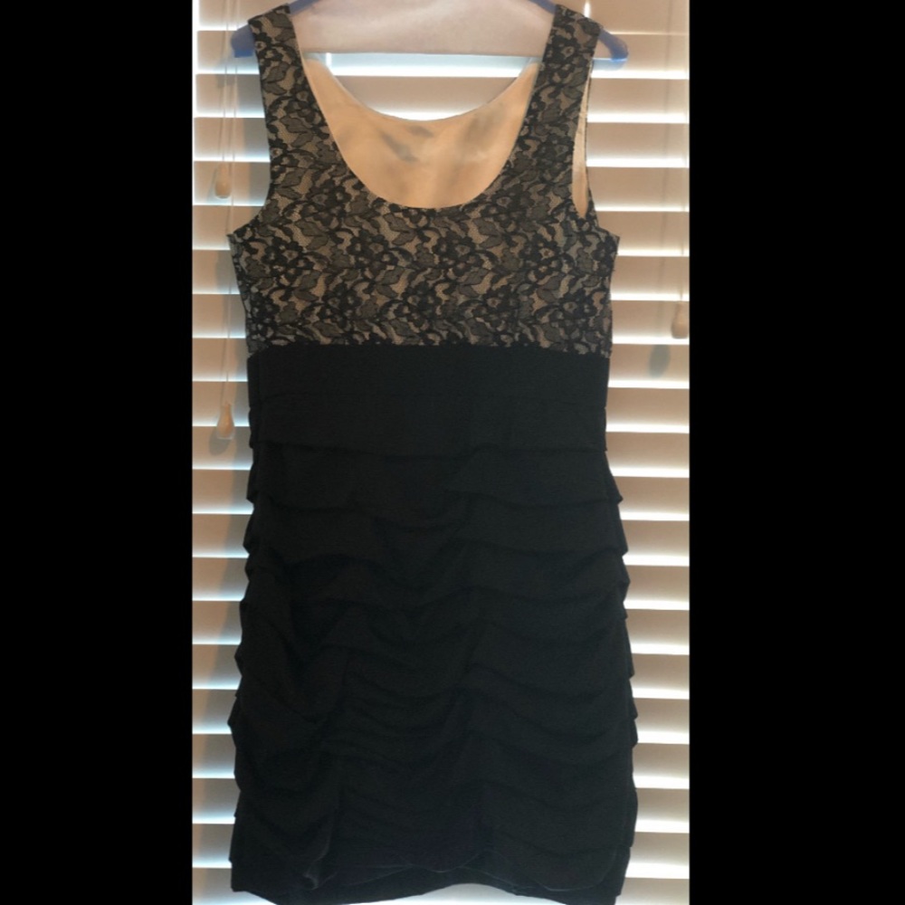 EXPRESS Lace Top Ruched Mini - Picture 4 of 6